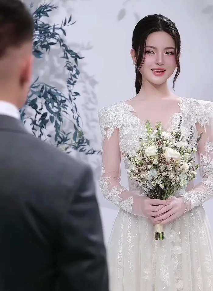 Ảnh cưới Quang Hải và Chu Thanh Huyền "gây sốt", hé lộ ngày vui - 2