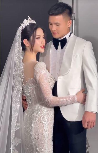 Ảnh cưới Quang Hải và Chu Thanh Huyền "gây sốt", hé lộ ngày vui - 3