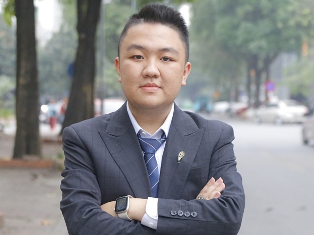 Bạn trẻ - Cuộc sống - Thủ khoa đạt điểm cao nhất lịch sử Đại học Kinh tế Quốc dân