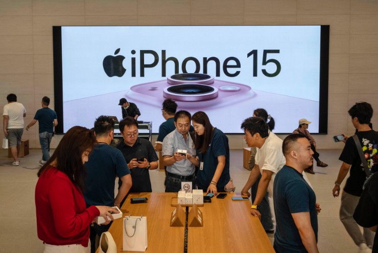 Doanh số ì ạch buộc Apple liên tục giảm giá iPhone 15 tại Trung Quốc.