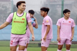 Bóng đá - Tin vui với HLV Troussier, Việt Anh khâu 24 mũi đã tập trở lại