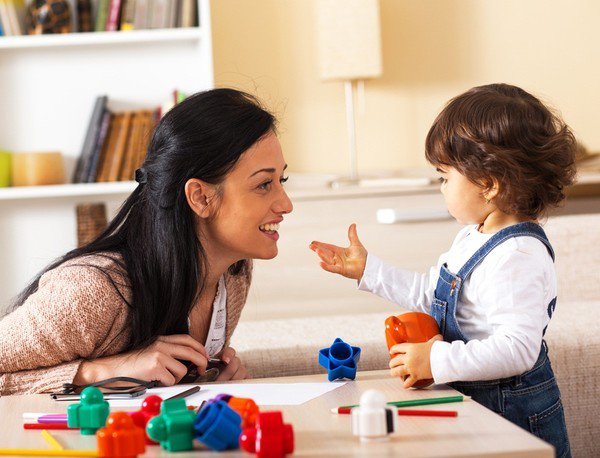 Trước khi đi ngủ, cha mẹ đừng làm 5 điều này kẻo ảnh hưởng đến giấc ngủ và chiều cao của con - 3