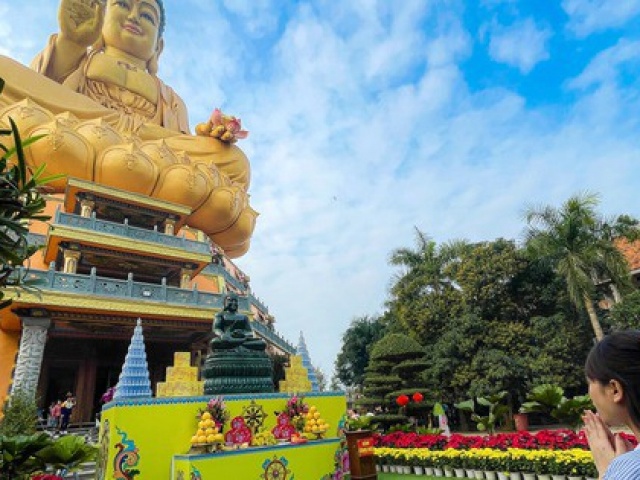 Du lịch - Cận cảnh tượng Phật cao 72 m ở Hà Nội