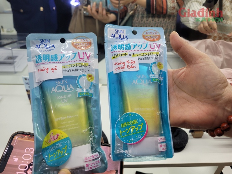Một dòng kem chống nắng khác của thương hiệu Aqua với sản phẩm giả (trái) giống y chang sản phẩm thật (phải).