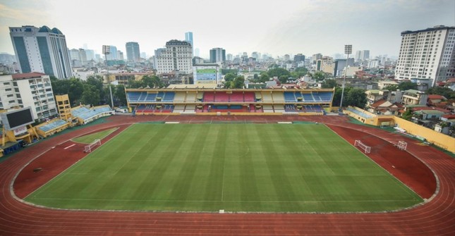 Sân Hàng Đẫy trở thành “điểm nóng” trong cuộc tranh chấp giữa 3 đội bóng tại V-Leauge. Ảnh: Huỳnh Đăng