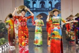 Loạt áo dài đi cùng năm tháng đã trình diễn ở Lễ hội áo dài của NTK Đỗ Trịnh Hoài Nam