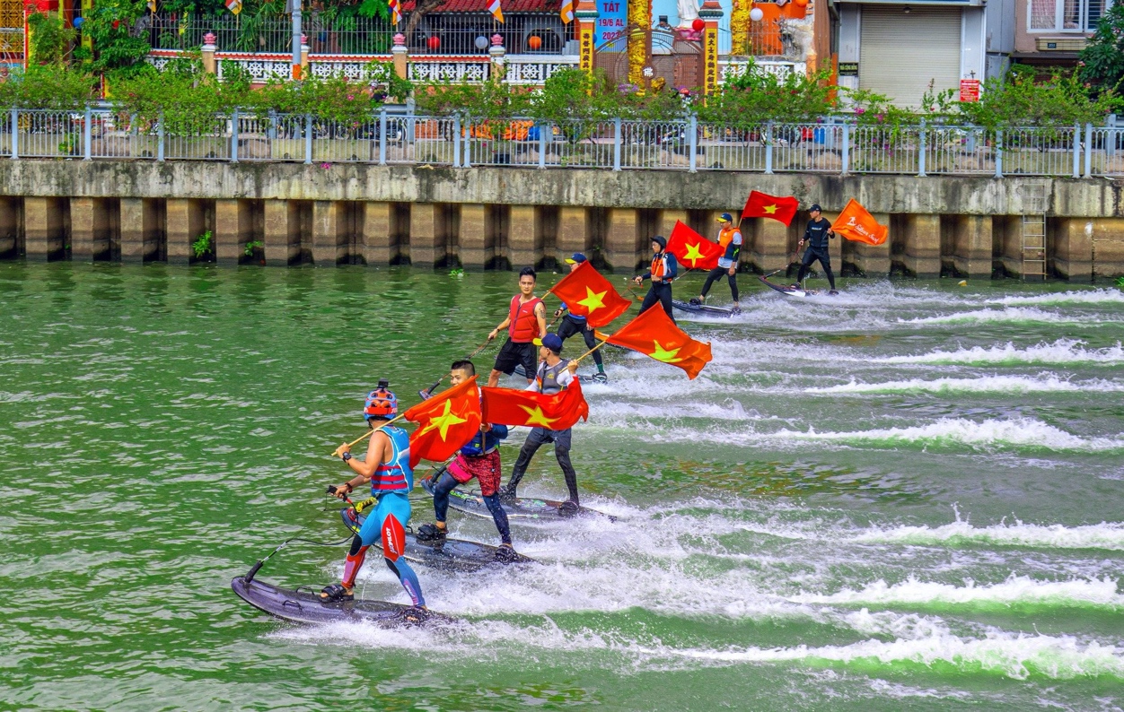 Lướt ván phản lực (Silver Surf) dự kiến được diễn ra vào ngày 30/3