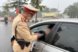 Tin tức trong ngày - Bộ Giao thông vận tải nói gì về đề nghị không tước bằng lái xe của người vi phạm?