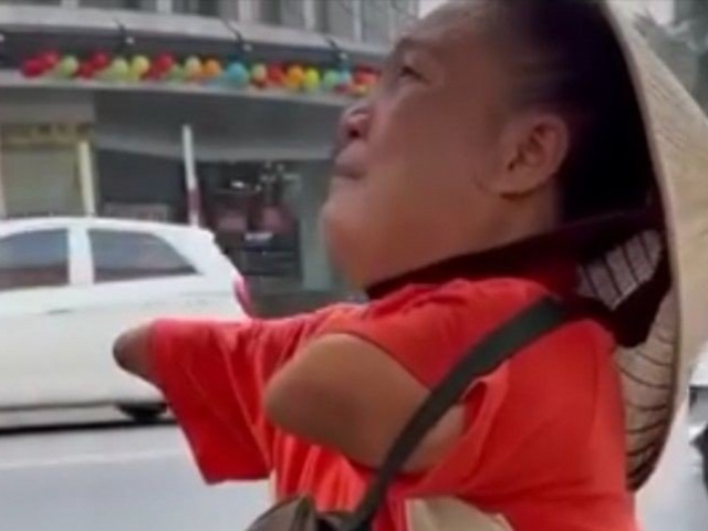 Pháp luật - Truy tố kẻ tráo 800 tờ vé số của người phụ nữ không chân, không tay