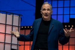 Thời trang Hi-tech - "Cha đẻ" của www đưa ra 3 dự đoán gây "sốc" về Bigtech