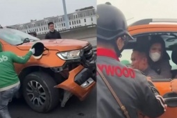 Tin tức trong ngày - Hành vi người dân đập cửa kính khống chế tài xế sai phạm đúng hay sai?