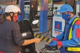 Thị trường - Tiêu dùng - Giá xăng dầu hôm nay 19/3: Tăng vọt lên mức cao
