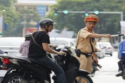 Thế giới xe - Mức phạt lỗi xe máy không gương mới nhất, người đi xe máy nên biết