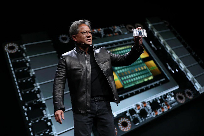 Ông Jensen Huang đang trở thành &#34;ngôi sao&#34; trong cơn sốt trí tuệ nhân tạo (AI) khi các mẫu chip đồ họa của công ty ông được săn đón.

