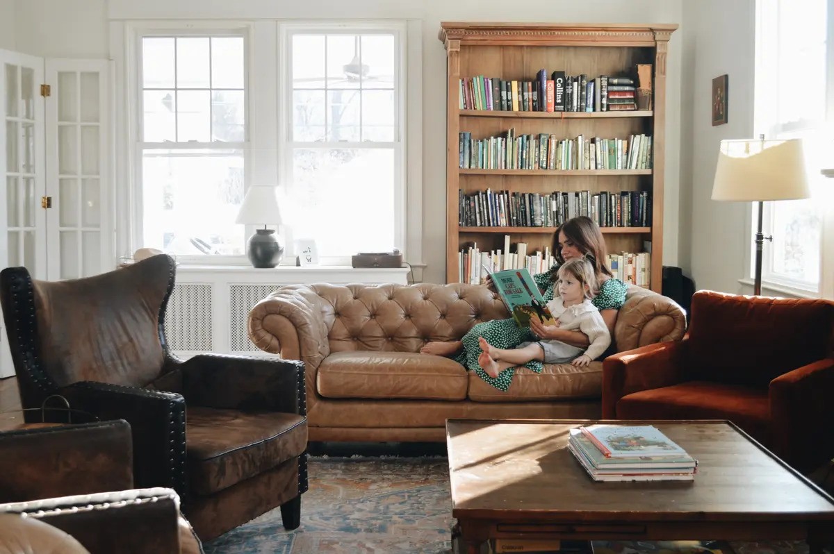 Cặp vợ chồng cải tạo “phòng học không công nghệ” cho 8 đứa con - 2