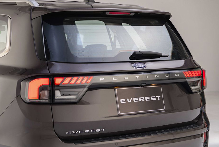 Ford Everest có thêm phiên bản mới tại thị trường Việt Nam - 1