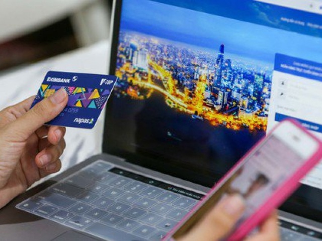 Kinh doanh - Méo mặt với phí, lãi thẻ ngân hàng