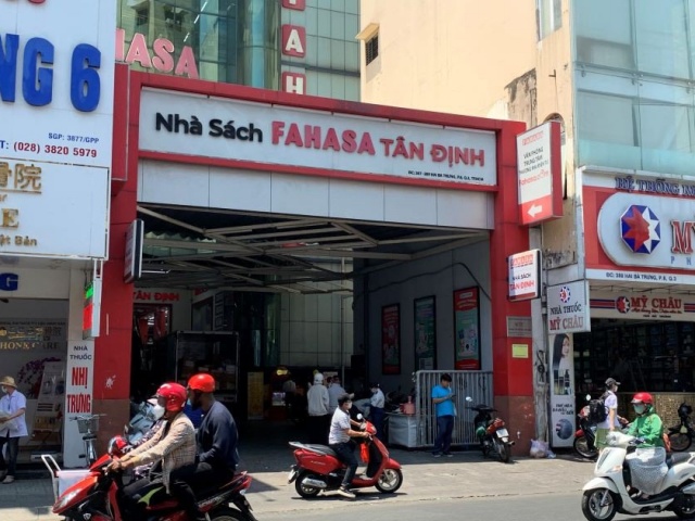 Kinh doanh - Fahasa kinh doanh ra sao giữa tin đồn đóng cửa?