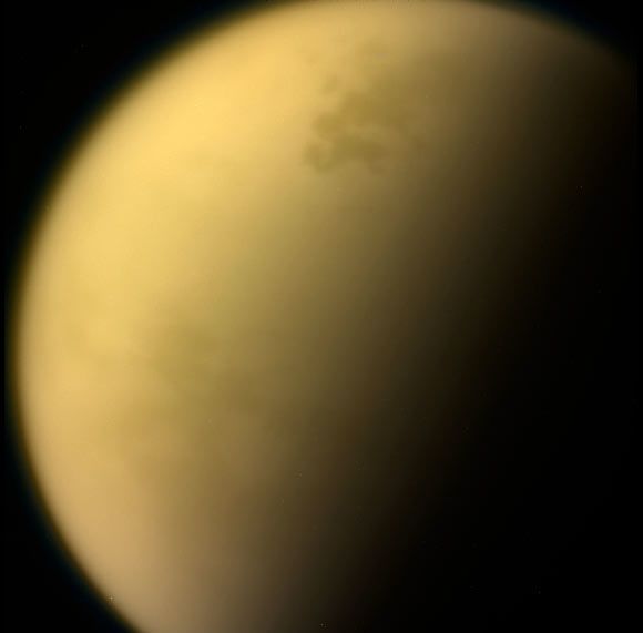 Mặt trăng Titan của Sao Thổ - Ảnh: NASA