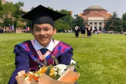 Bạn trẻ - Cuộc sống - Cậu bé bốc gạch thuê thi đỗ Đại học Thanh Hoa, mức lương ra trường khiến nhiều người “ghen đỏ mắt”