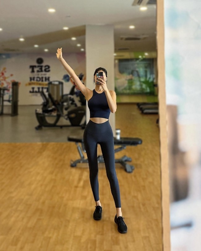 Cô chủ shop mảnh mai hơn người mẫu dù ăn uống thả phanh - 5