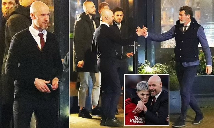 HLV Ten Hag ăn mừng chiến tích vào bán kết FA Cup của MU