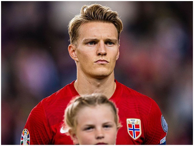 Martin Ødegaard có gương mặt điển trai và là thần đồng bóng đá.