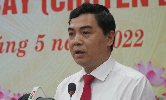 Ông Nguyễn Hoài Anh phát biểu tại kỳ họp HĐND tỉnh Bình Thuận, tháng 5/2022. Ảnh: Việt Quốc