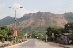 Tin tức trong ngày - Nổ mìn, tảng đá rơi đè sập nhà dân ở Quảng Nam: Sống trong sợ hãi!