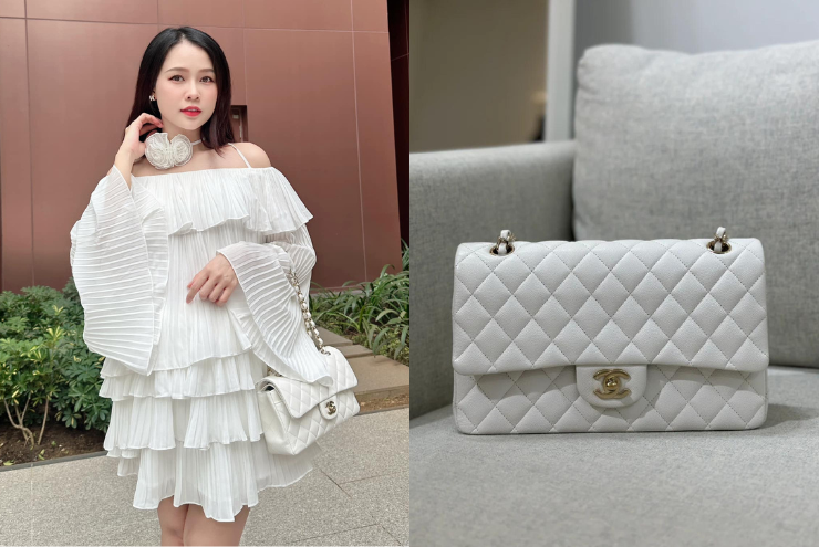 Ngoài Hermes, Sam cũng rất đam mê những sản phẩm đến từ nhà mốt Chanel. Nữ diễn viên thường xách chiếc túi Chanel&nbsp;Medium Classic Double Flap màu trắng, trị giá khoảng 310 triệu đồng.