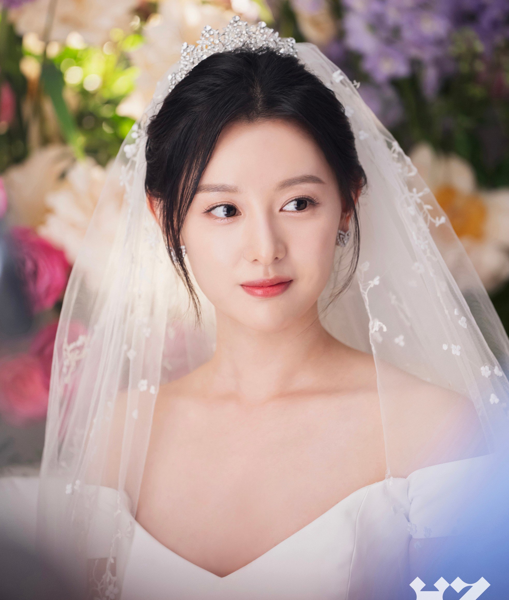 Nữ tài phiệt xinh đẹp trên phim Hàn uống nước bắp cải luộc để da căng bóng, mịn màng - 1