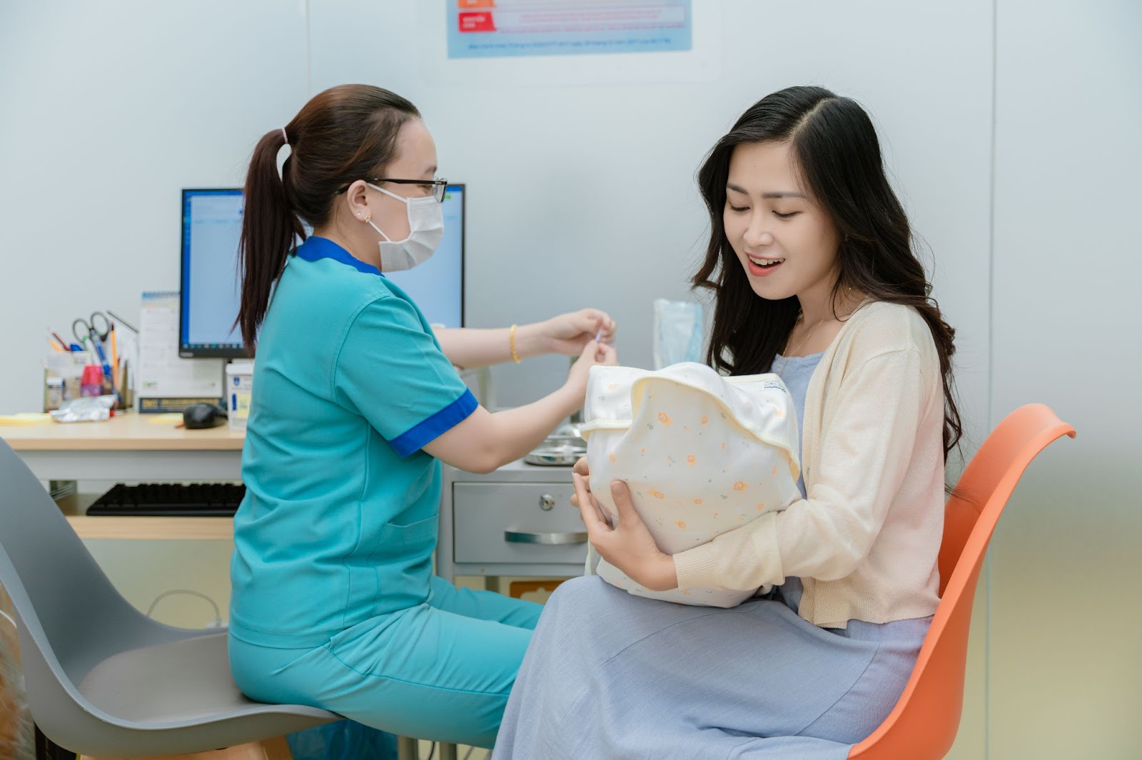 Tiêm Chủng Long Châu sẵn sàng cung cấp các loại vắc xin nhập khẩu, thế hệ mới, chính hãng, chất lượng tới người dân để bảo vệ sức khỏe.