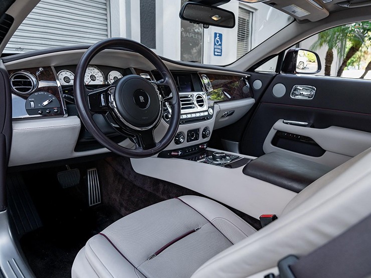 Đại lý tung "deal hời", mua Bugatti Chiron tặng kèm Rolls-Royce Wraith - 13