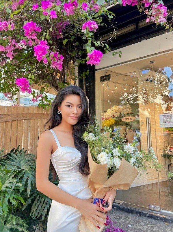 Suy nghĩ "không làm vẫn có ăn", các hot girl tìm kiếm “sugar daddy" - 4