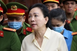 Tin tức trong ngày - Bị cáo ký kết luận thanh tra Ngân hàng SCB bị đề nghị mức án 3-4 năm tù