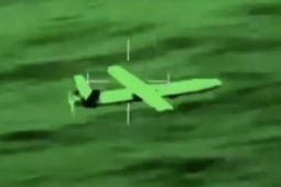 Thế giới - Pháp đăng video trực thăng soi rõ UAV Houthi trước khi bắn hạ bằng súng máy ở Biển Đỏ