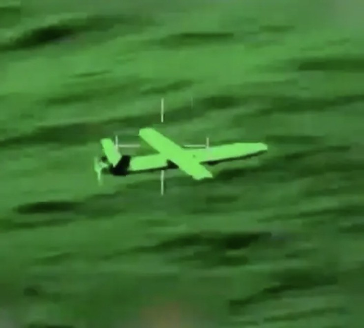 Trực thăng Pháp soi rõ mục tiêu là UAV Samad của Houthi.