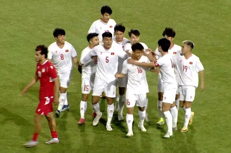 U23 Việt Nam đánh bại chủ nhà U23 Tajikistan