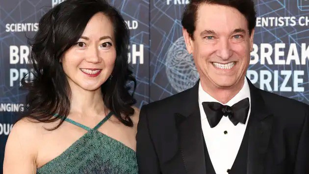 Tỉ phú Angela Chao và chồng Jim Breyer tại một sự kiện ở Los Angeles, California vào ngày 15-4-2023. Ảnh: Tommaso Boddi