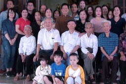 Tin tức trong ngày - Gia đình có bốn anh em đều gần 100 tuổi