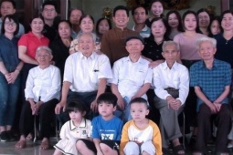 Tin tức trong ngày - Gia đình có bốn anh em đều gần 100 tuổi