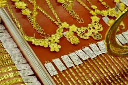 Kinh doanh - Giá vàng hôm nay 22/3: Vàng SJC tiếp tục "đổ đèo"