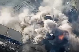 Thế giới - Video: Quân đội Nga tấn công căn cứ "nhóm phá hoại" gần biên giới Ukraine