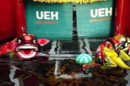 Media - Sinh viên chế tạo robot múa rối nước