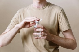 Đàn ông - Peptide có thực sự là "hoạt chất vàng" trong quy trình chăm da?