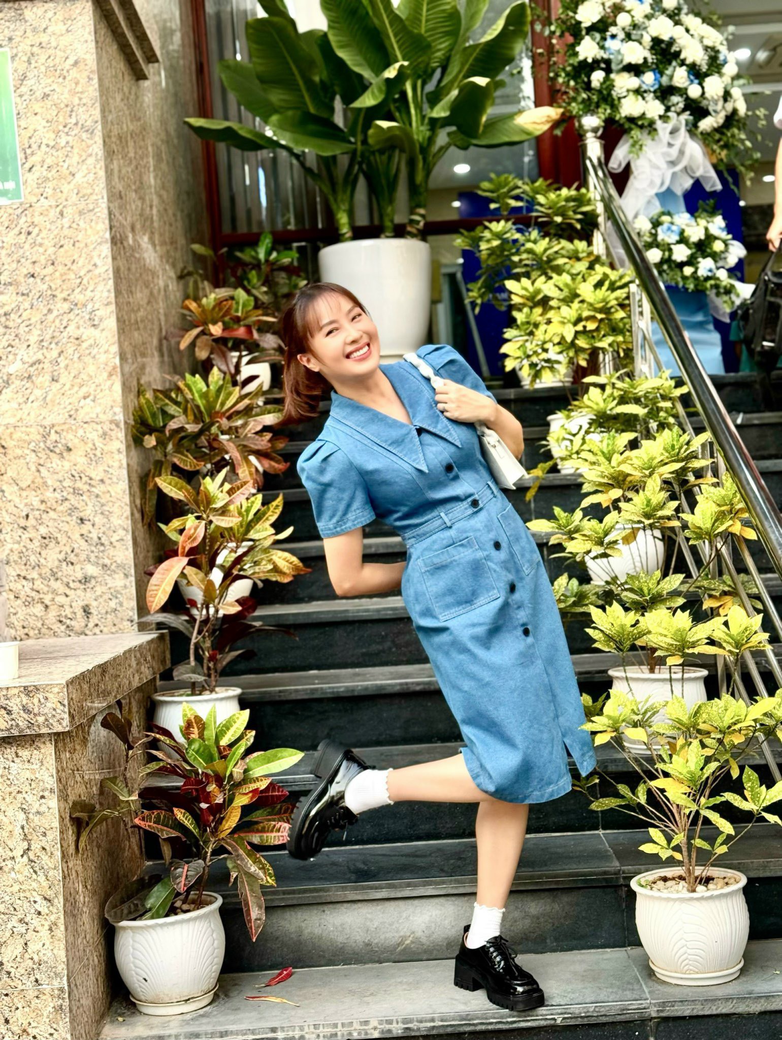 Stylist chọn trang phục cho Hồng Diễm, Thu Trang phim "Trạm cứu hộ trái tim" ra sao? - 12
