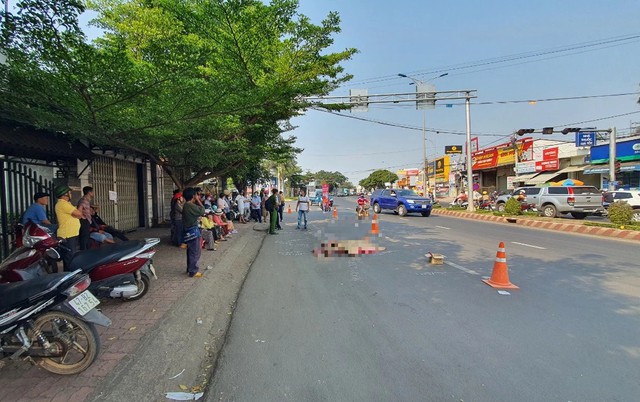 Vụ tai nạn khiến 1 phụ nữ bán vé số dạo tử vong tại chỗ