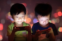 Thời trang Hi-tech - Đừng đưa điện thoại cho con trẻ nếu không sử dụng ba điều này