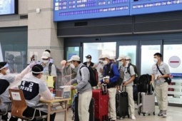 Em rể và anh vợ “dùng” người quen lừa đảo hàng chục người muốn xuất ngoại