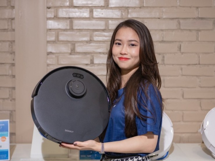 Ra mắt robot hút bụi Ecovacs cho cả trong nhà và ngoài trời